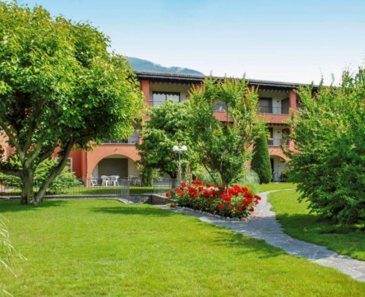 Apartment Mit Garten Und Pool In *